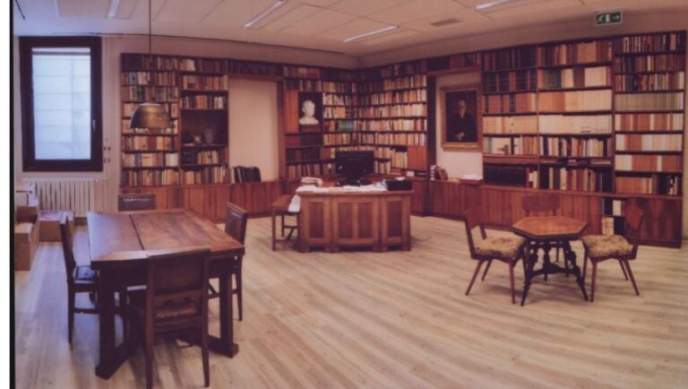 Glazerjeva knjižnica v UKM