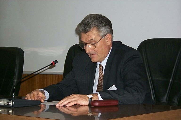 Dr. Tvrtko Šercar na konferenci COBISS 1998 (Vir: arhiv IZUM)